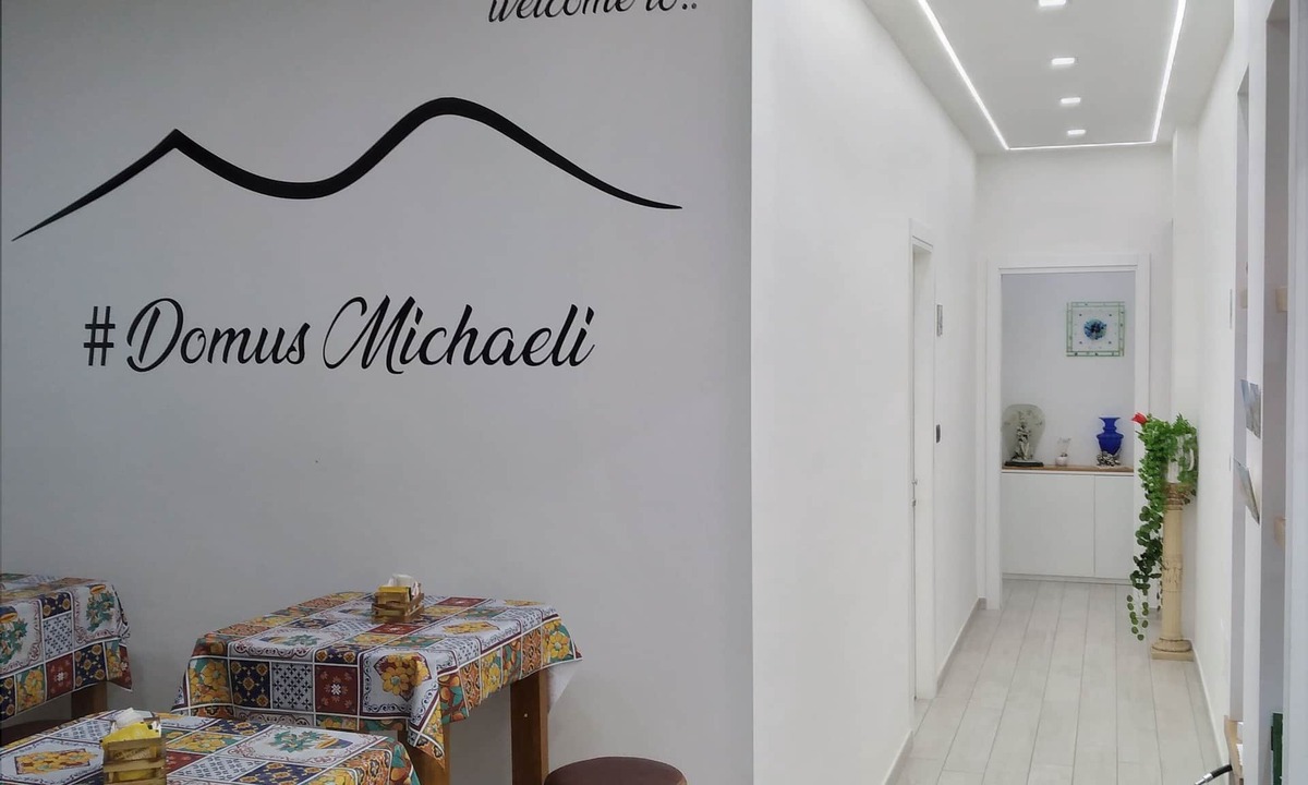 Pompei Bed & Breakfast | 1 Room in apartment 1 bathroom, breakfast area in Pompeii 800 mt from center