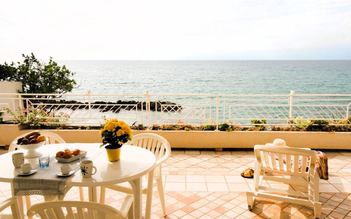 Pizzo Apartment | 100 m² Apartment ∙ 3 bedrooms ∙ 6 guests