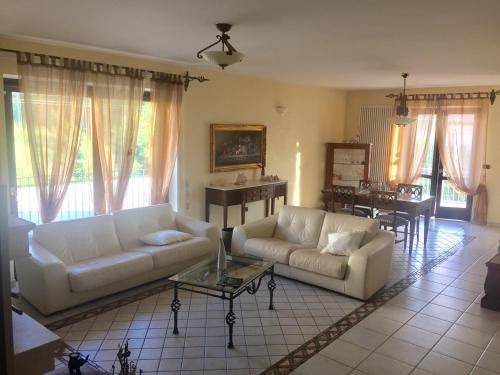 Lettomanoppello Villa | 1000 m² Villa ∙ 3 bedrooms ∙ 8 guests