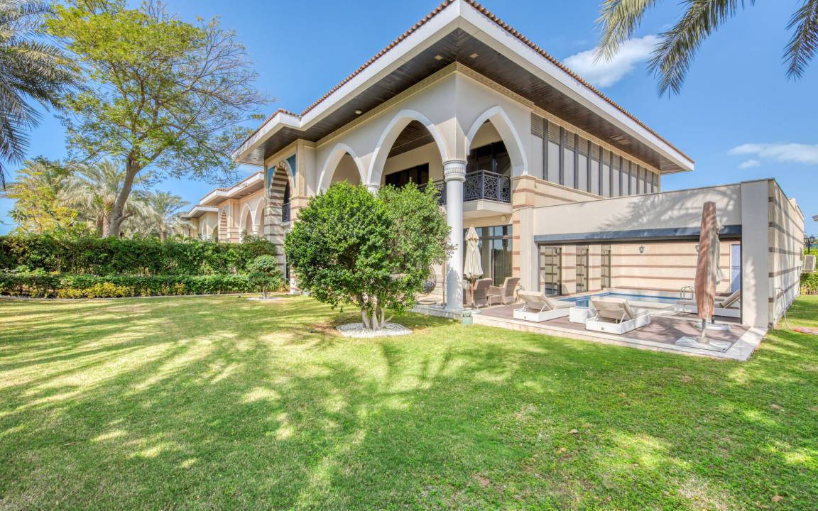Palm Jumeirah Villa | 1550 m² Villa ∙ 5 bedrooms ∙ 11 guests