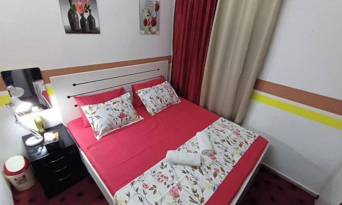 Dubai Apartment | 2-bedroom apartment in fabulous Ahmad Building with AC