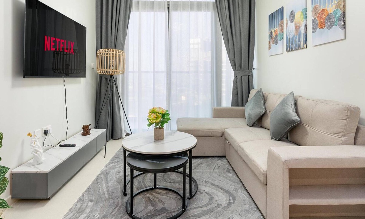 Al Safa Apartment | 2-bedroom apartment in charming Dubai with WiFi, fitness room, AC
