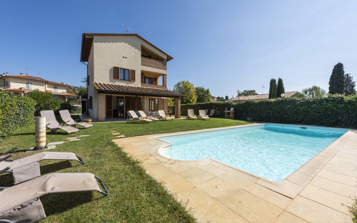 Lucignano Villa | 220 m² Villa ∙ 5 bedrooms ∙ 12 guests