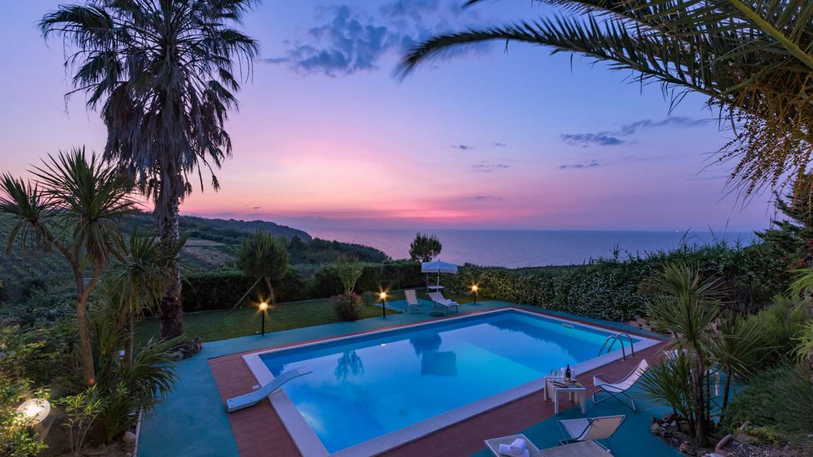 Ortona Villa | 240 m² Villa ∙ 3 bedrooms ∙ 8 guests