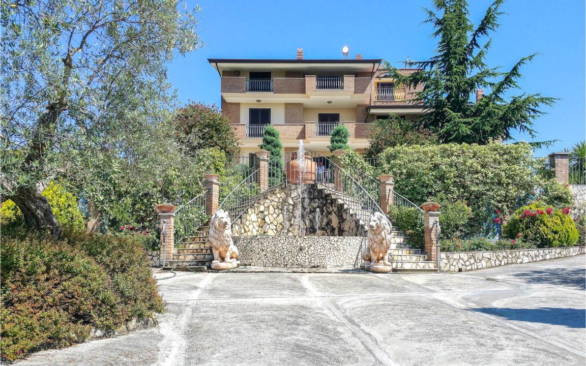 Caiazzo House | 300 m² House ∙ 7 bedrooms ∙ 12 guests