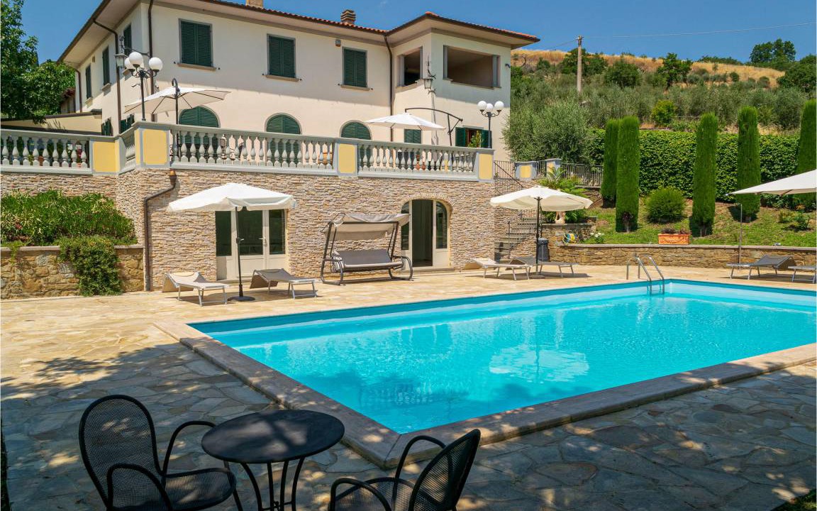 Montecchio House | 350 m² House ∙ 4 bedrooms ∙ 8 guests