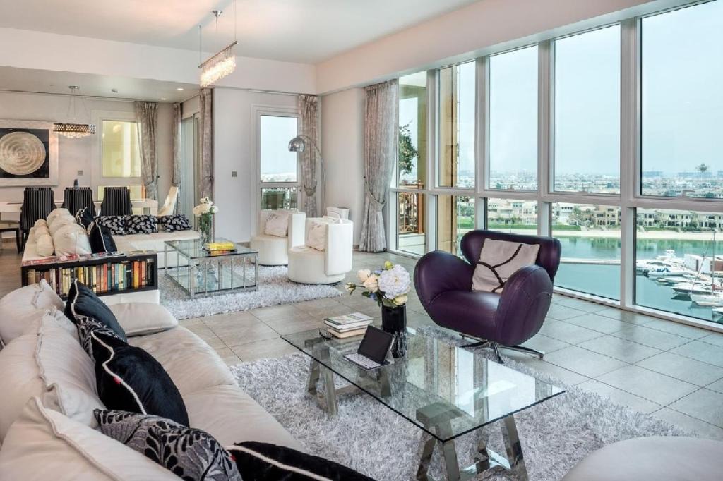 Palm Jumeirah Apartment | 4-bedroom Marina Residences