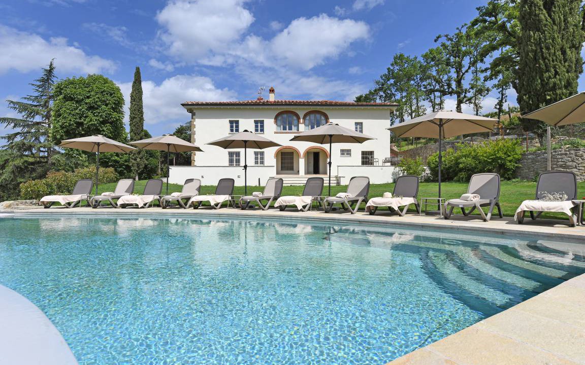 Ponte Buriano Resort | 405 m² Luxury rental ∙ 5 bedrooms ∙ 10 guests