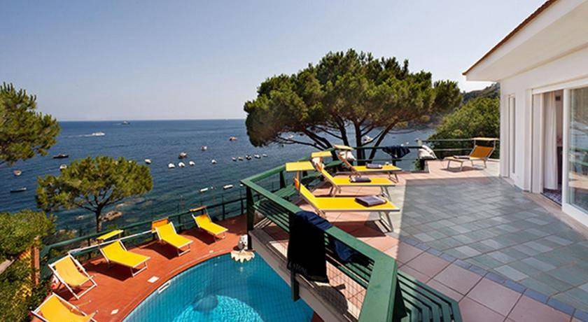Massa Lubrense Villa | 450 m² Villa ∙ 7 bedrooms ∙ 14 guests