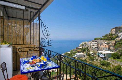 Montepertuso House | 55 m² House ∙ 2 bedrooms ∙ 4 guests