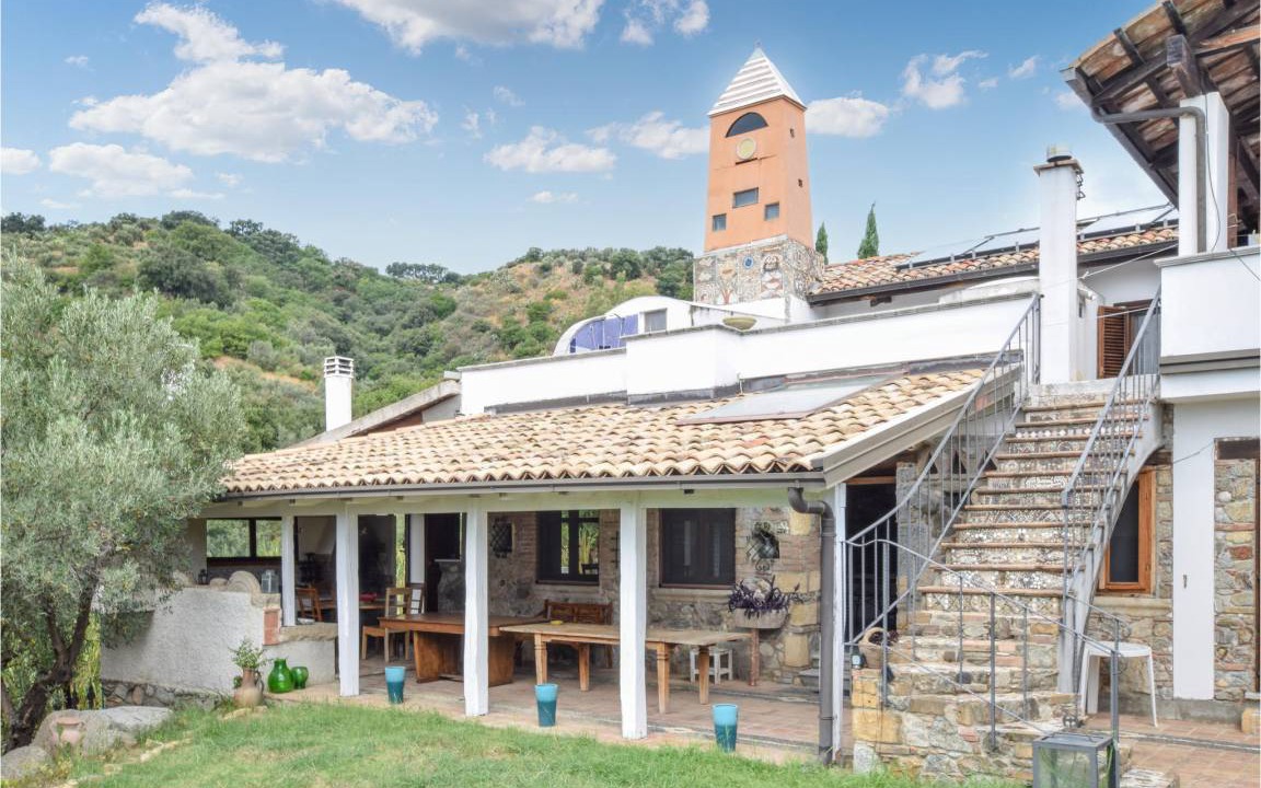 Petrizzi House | 600 m² House ∙ 7 bedrooms ∙ 20 guests