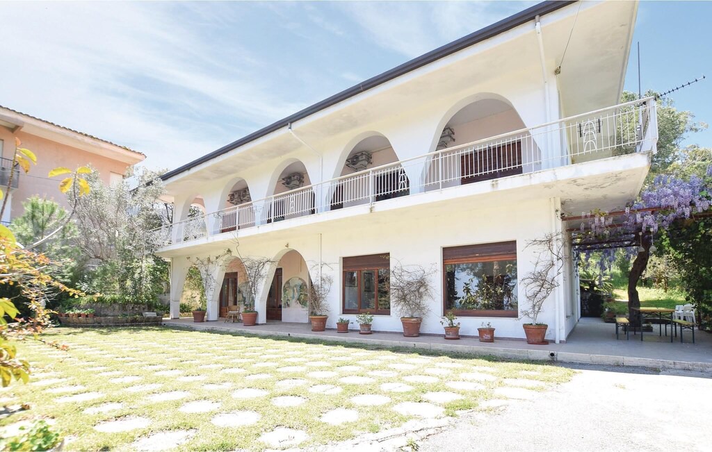 Copanello House | 7 bedroom accommodation in Stalettì