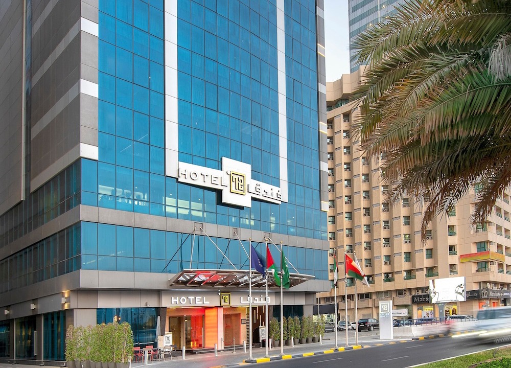 Al Majaz Hotel | 72 Hotel