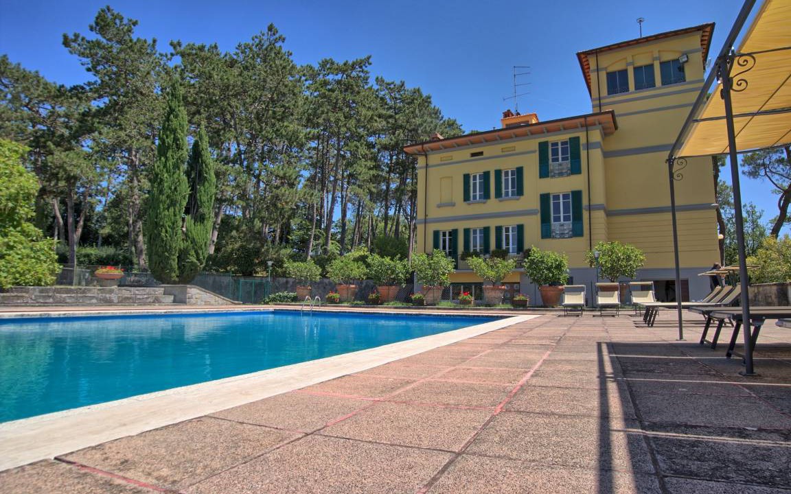 Ponte Buriano Villa | 750 m² Villa ∙ 6 bedrooms ∙ 12 guests