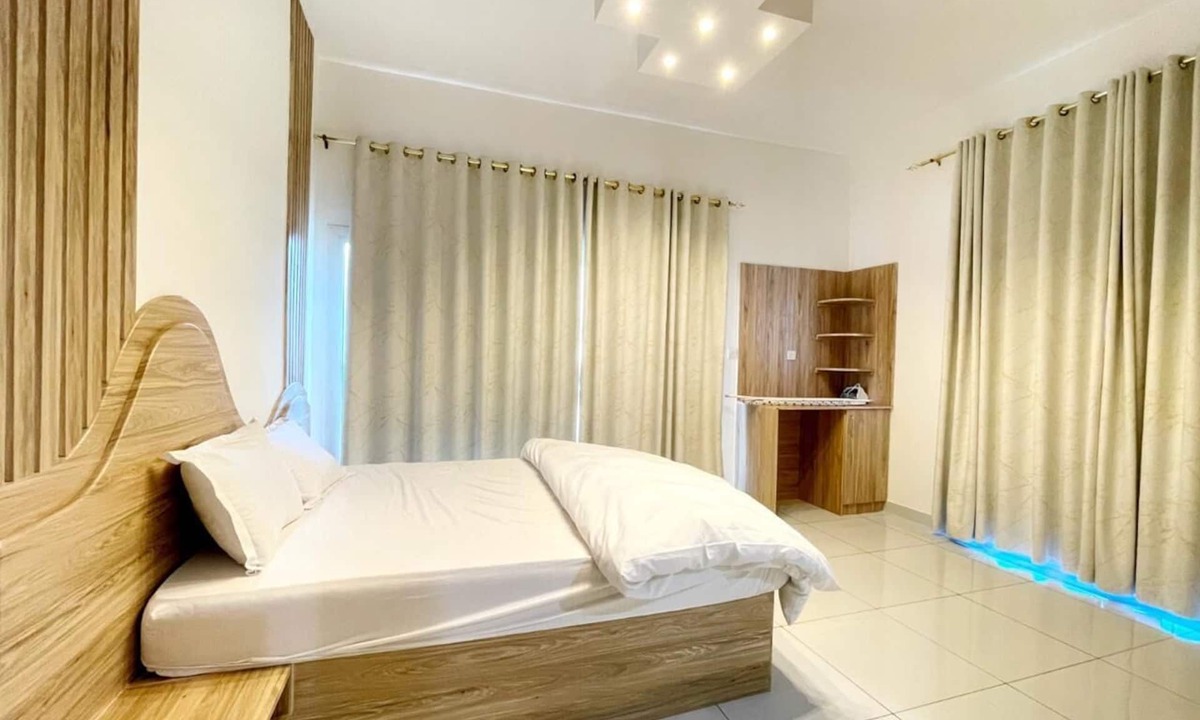 Dubai Sports City Apartment | AFFORDABLE AND GREAT STAY - 3 BEDROOM APARTMENT IN DUBAI