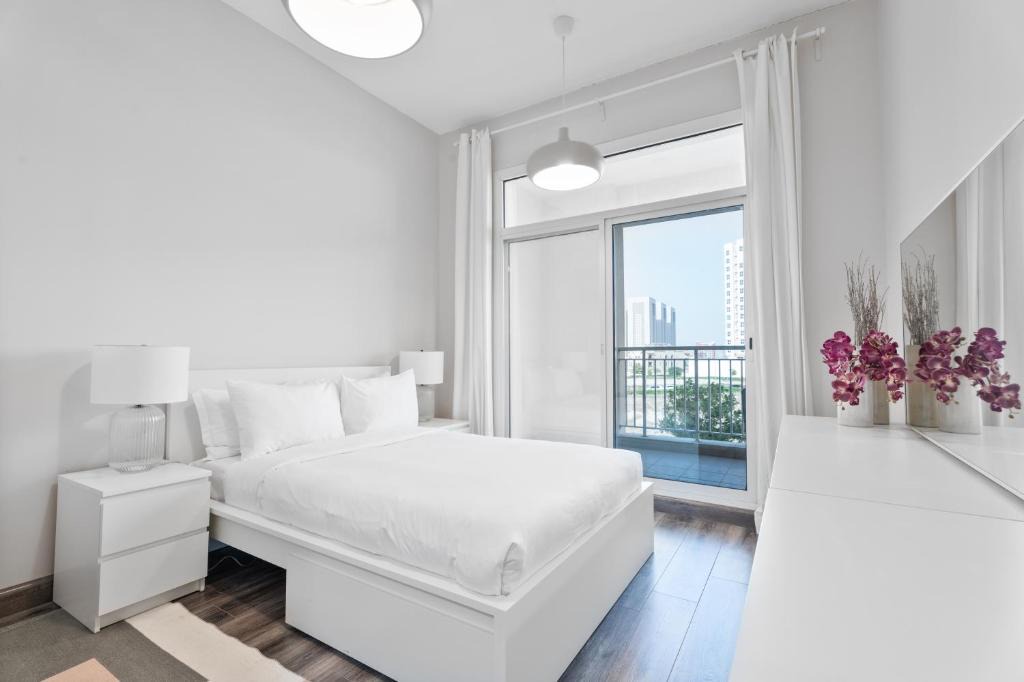 Dubai Apartment | Aliving Elegant 1BR at Liwan Mazaya-11