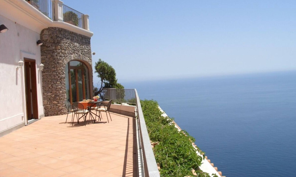 San Lazzaro Villa | Amalfi villa rental, self catered villa Amalfi Coast Italy, private villa with pool for holiday on Amalfi