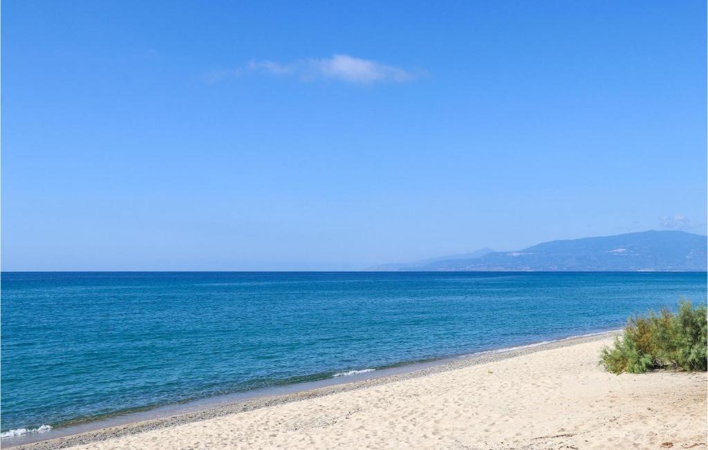 Vibo Marina Apartment | Amazing apartment in Porto Salvo with 2 Bedrooms