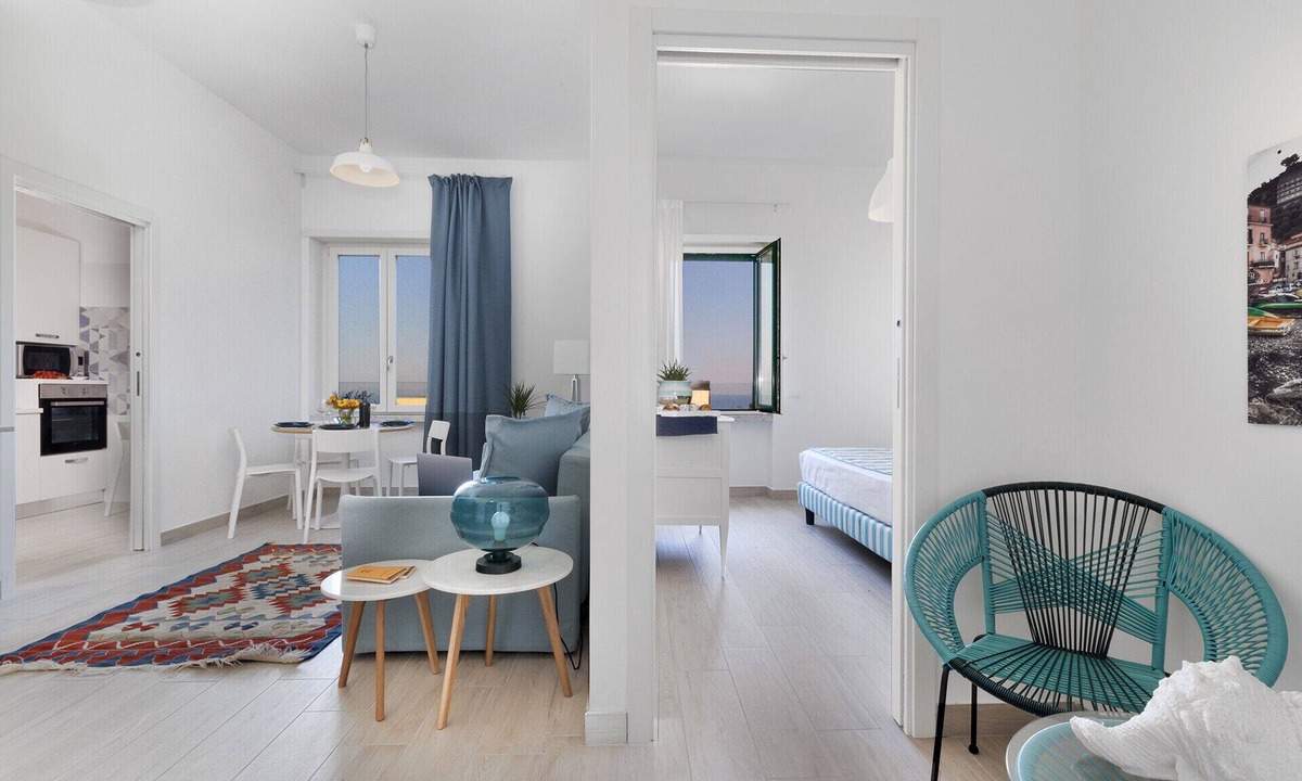 Sorrento Historic Centre Apartment | AMORE RENTALS - Appartamento Tramontano with Air Conditioning and Internet WI-FI