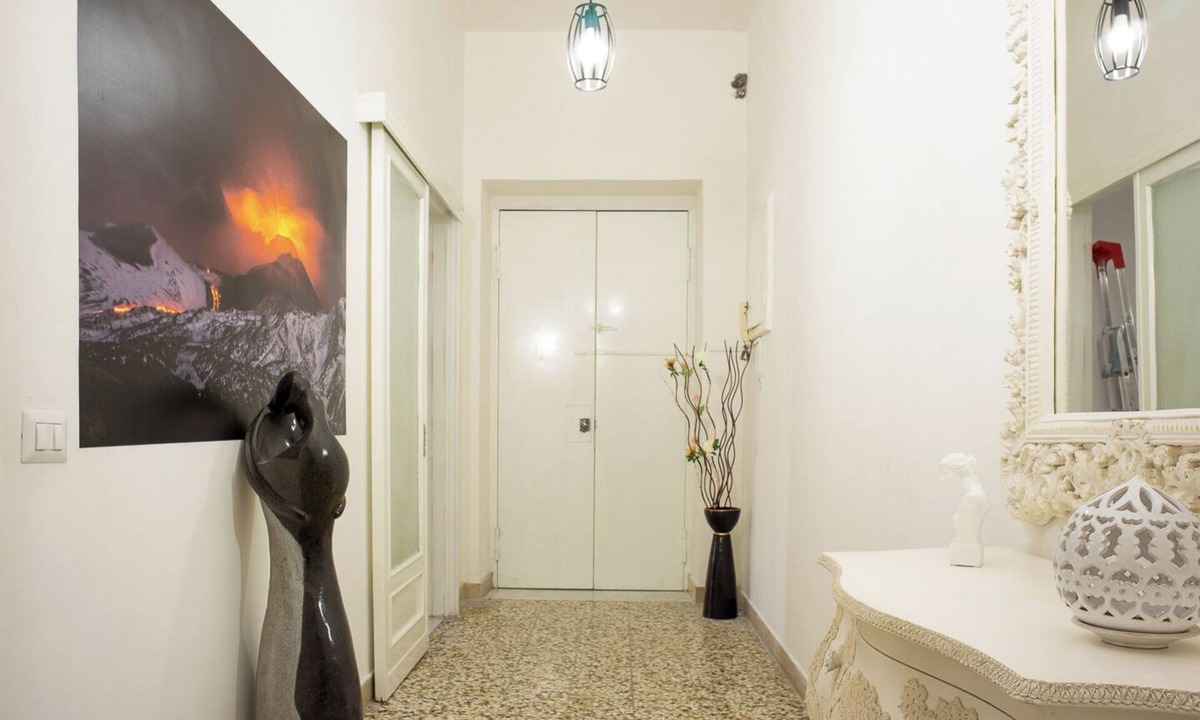 Pompei House | Apartment Enea Centralissimo Rinnovato, Vicinissimo Alla Stazione e Attrazioni