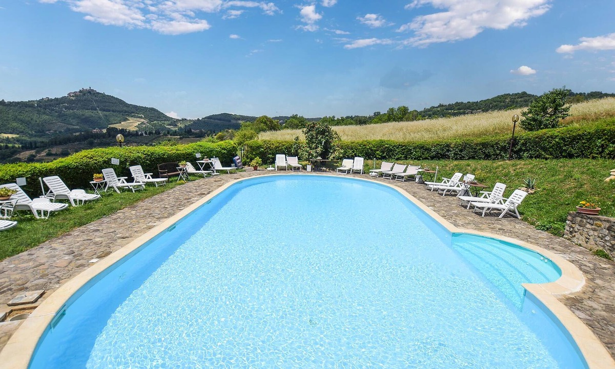 Monte Santa Maria Tiberina House | Authentic Italian cottage with space for yoga retreats.