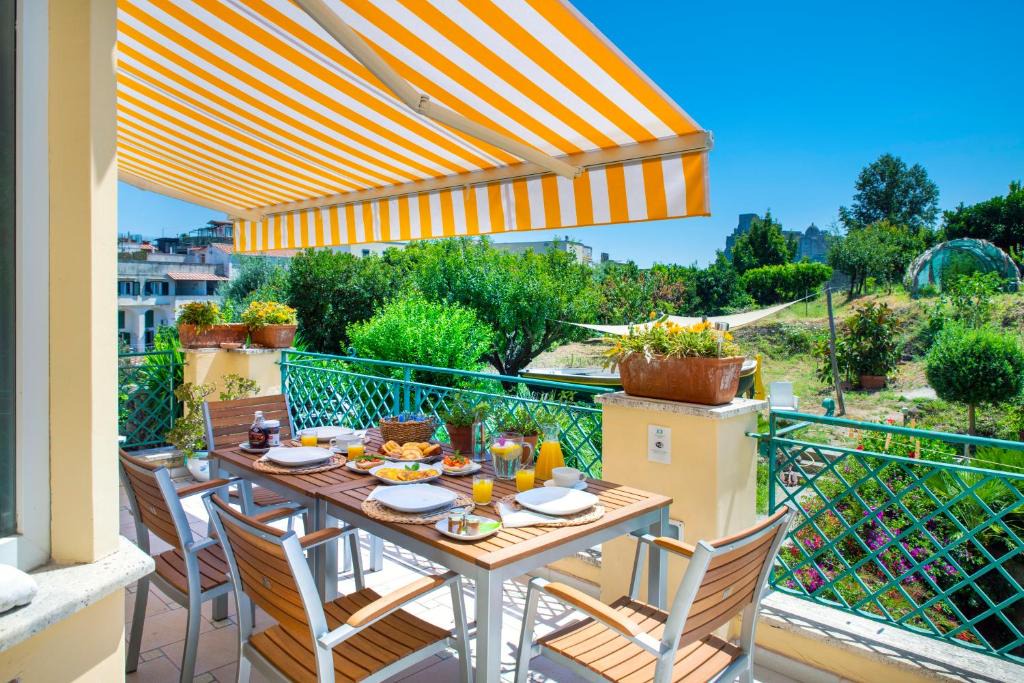Ischia Porto Bed & Breakfast | B&B Marcantonio - Ischia Ponte