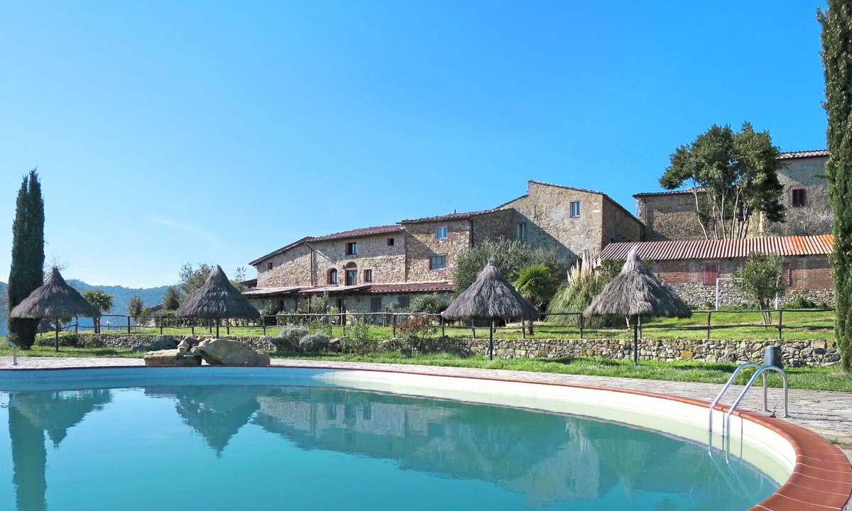 Santo Villa | Beautiful apartment in villa for 4 guests with A/C, pool, patio, pets allowed and panoramic view