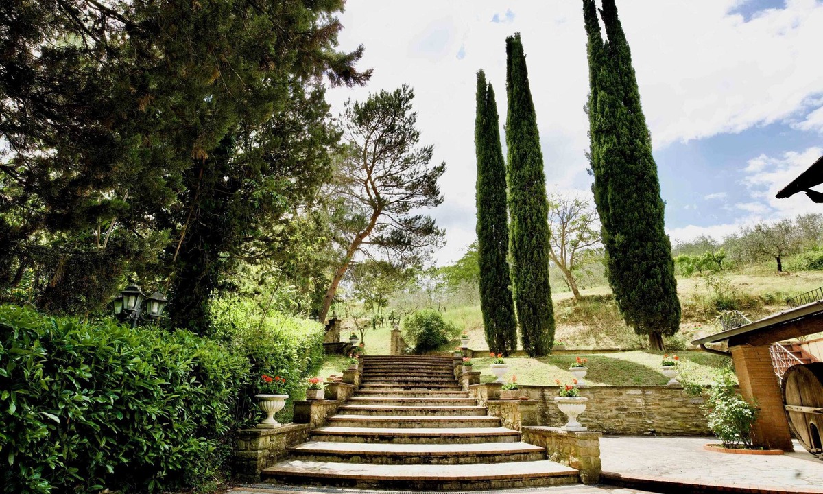 Capolona Villa | Beautiful country house in the heart of Tuscany