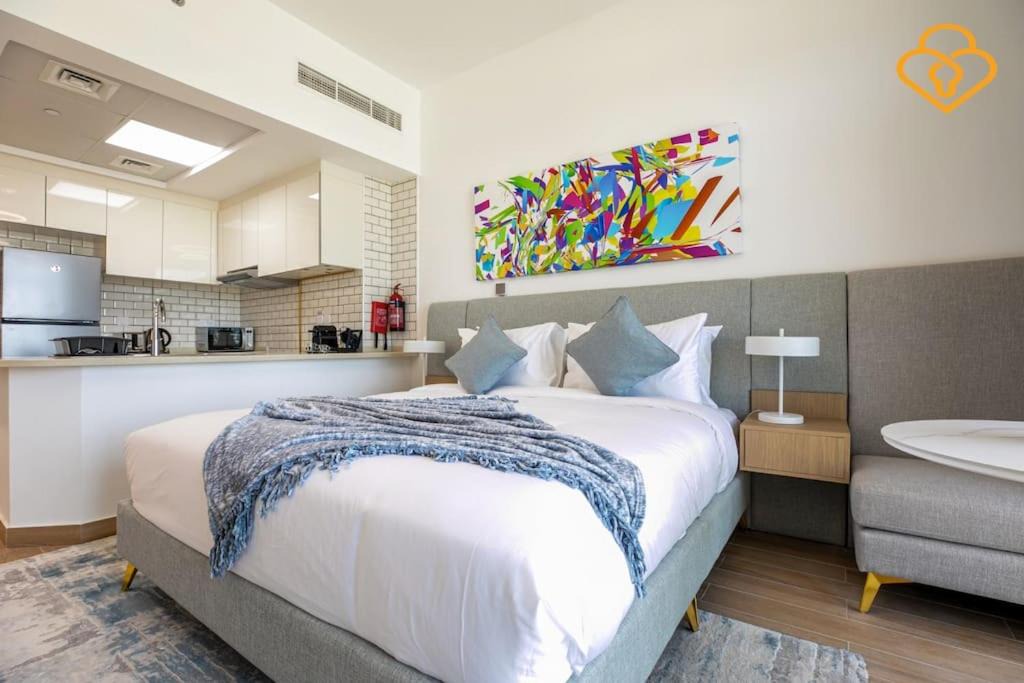 Al Satwa Apartment | Beautiful Studio walking to Metro & DWTC