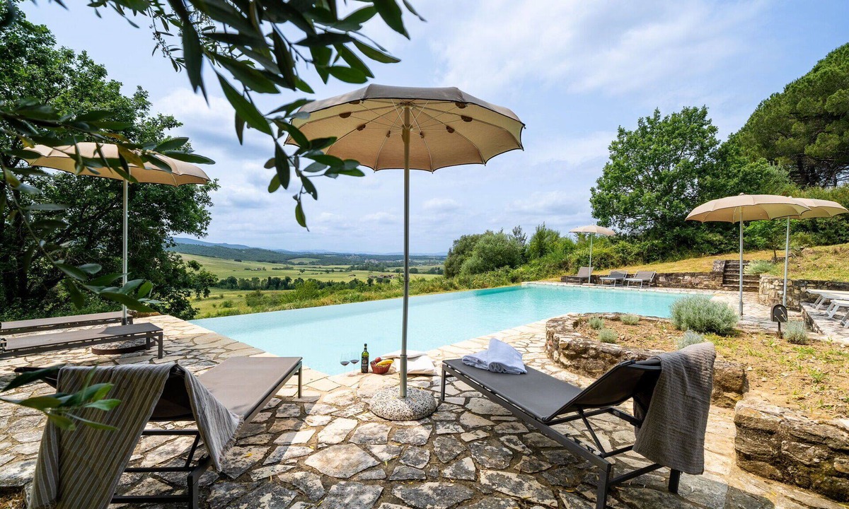 Lilliano Villa | Beautiful villa for 10 people with A/C, private pool, WIFI, TV and panoramic view