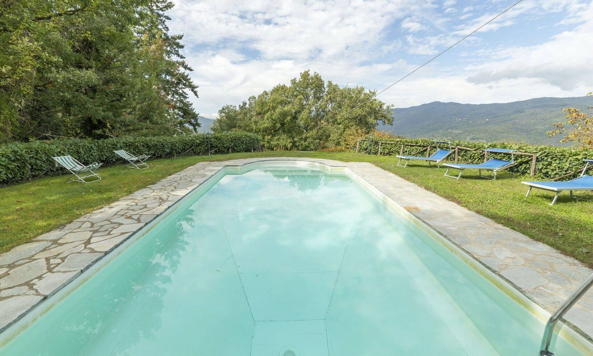 Pieve di Chio House | Beautiful villa for 10 people with WIFI, private pool, TV, patio and pets allowed