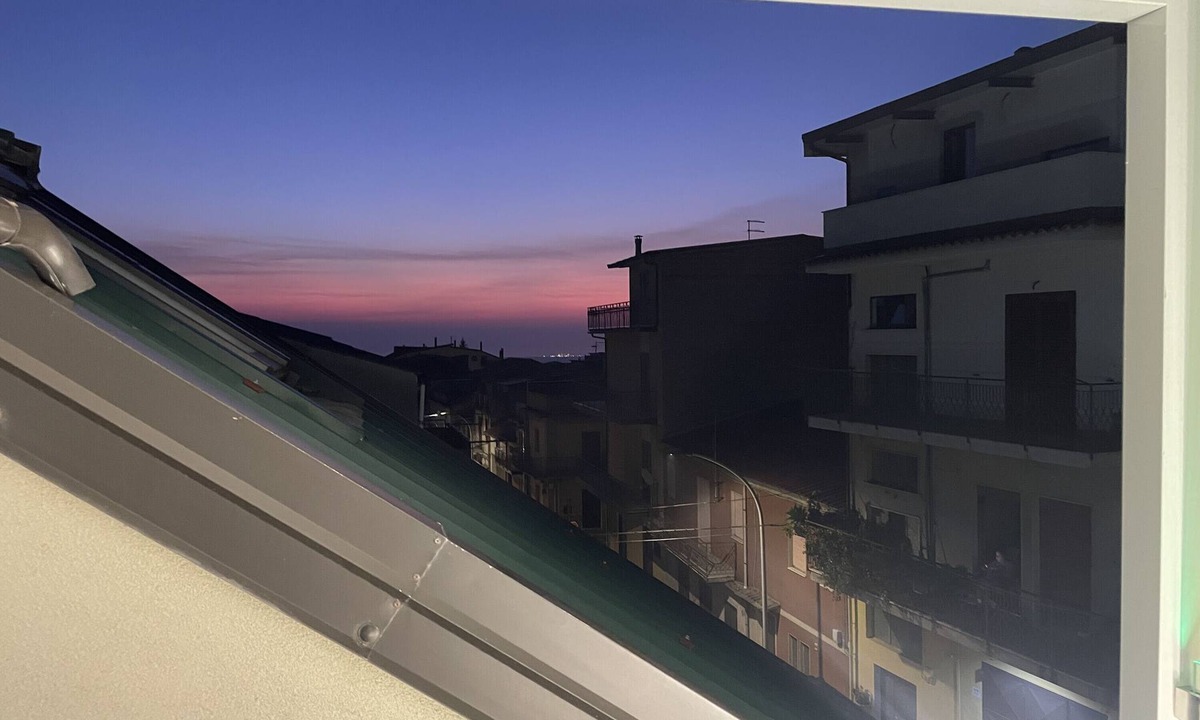 Cittanova Bed & Breakfast | Bed and Breakfast 'La Suite In Villa' with Sea View, Wi-Fi and Air Conditioning