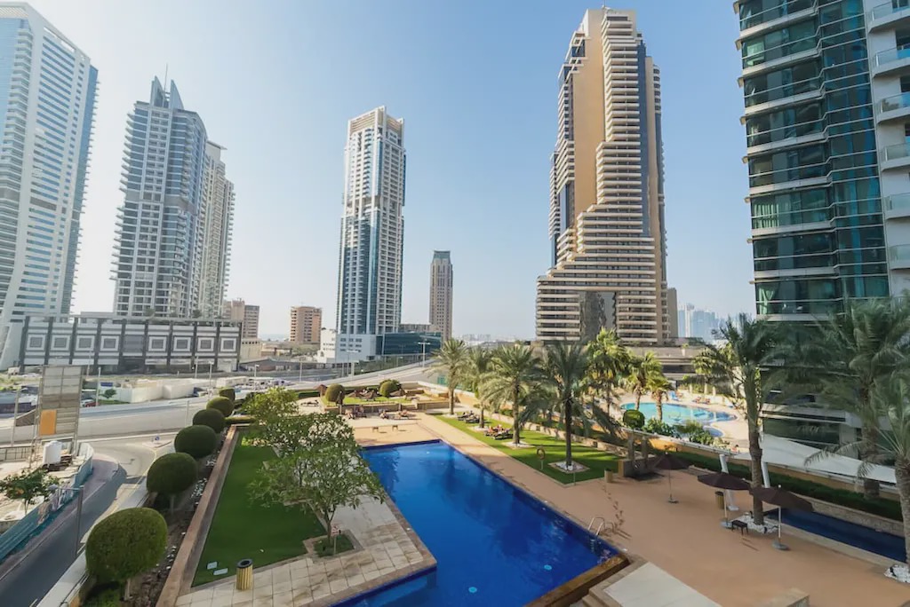 Dubai Marina Apartment | Bright One Bedroom in Marina