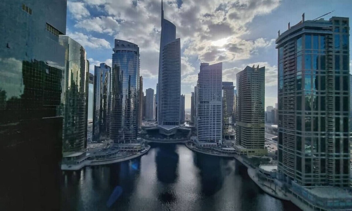 Jumeirah Lake Towers Apartment | Canal-Side Charm: Studio living at Dubai Arch