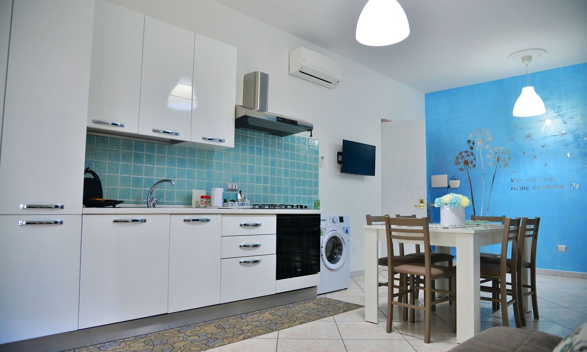 Piazza-Tralia-Pendolo Apartment | Casa Anna Three, two double bedrooms
