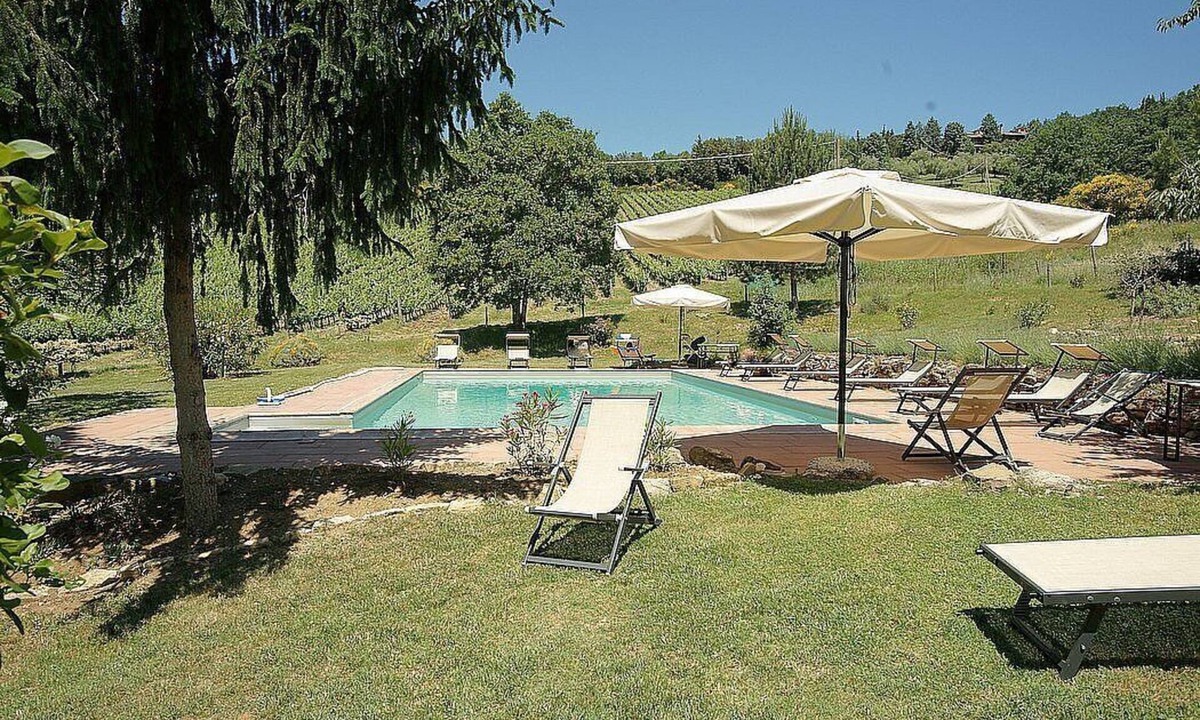 Pontassieve House | Casa Camomilla B: A welcoming one-story independent house surrounded by meadows and by green hills, with Free WI-FI.