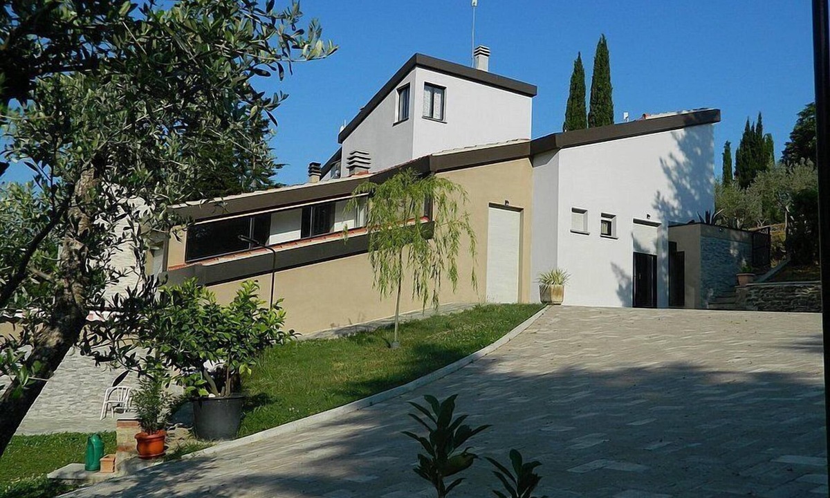 Pieve al Bagnoro Apartment | Casa Ennio: A modern and graceful two-story apartment that is part of a villa situated in a quiet location, a few minutes from the town center, with Free WI-FI.