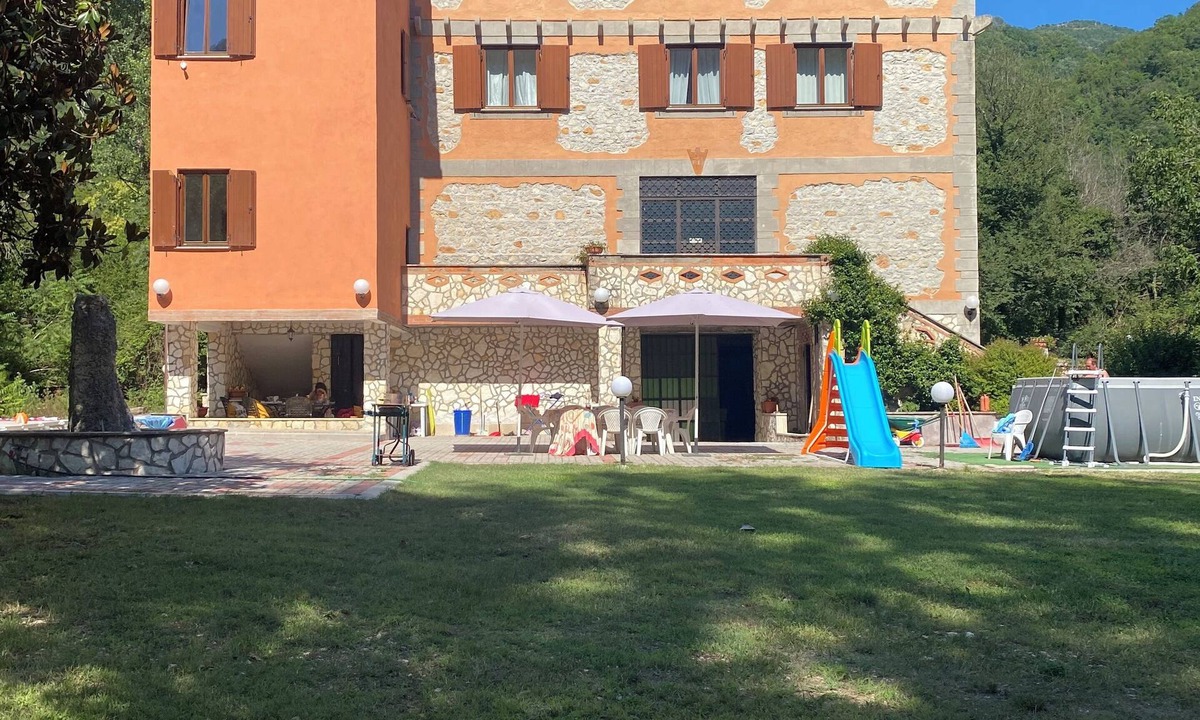 Sambuci Villa | Casa Lautone, the villa surrounded by green hills near Rome