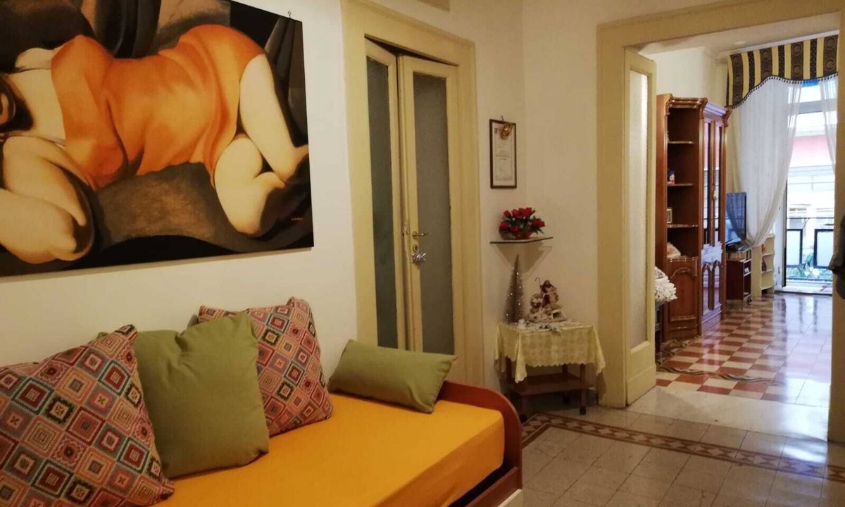 Quartieri Spagnoli Apartment | Casa Lillina Toledo near Piazza del Plebiscito and the most beautiful seafront