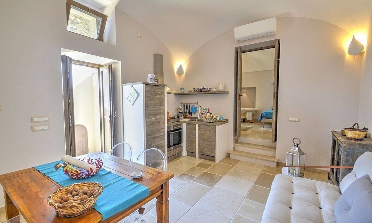 Sant'Agata sui Due Golfi House | Casa Morella A: A characteristic and welcoming apartment in a quiet position, located on a hillside above the sea, with Free WI-FI.