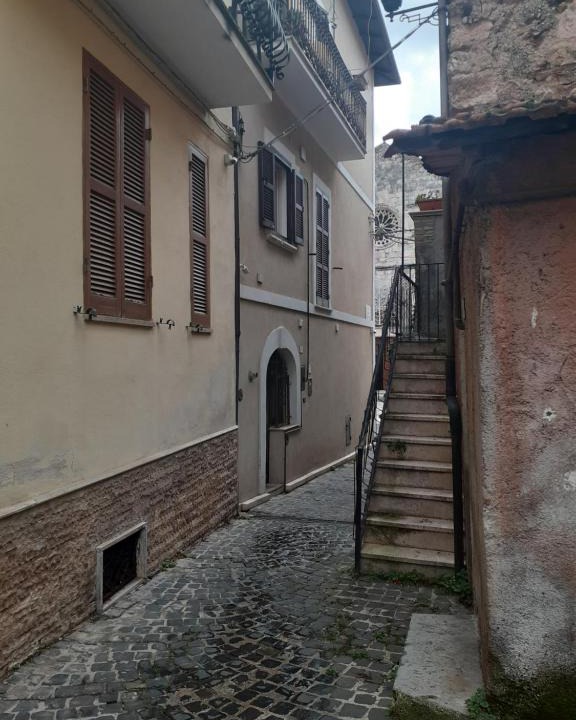 Celano House | Casa nel vicoletto