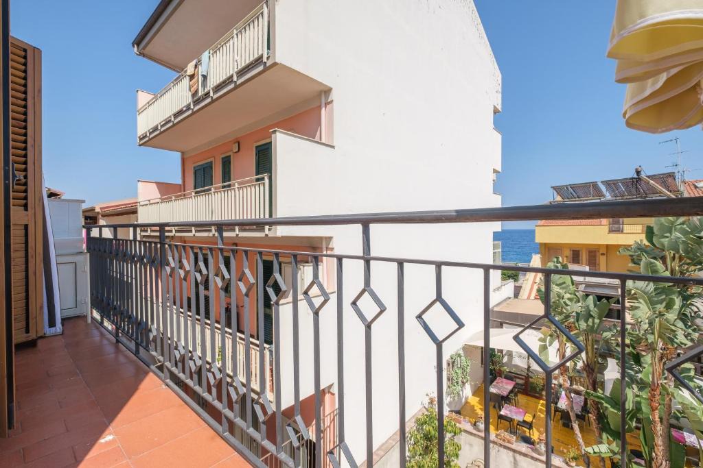 Santa Teresa di Riva House | Casa Olimpia