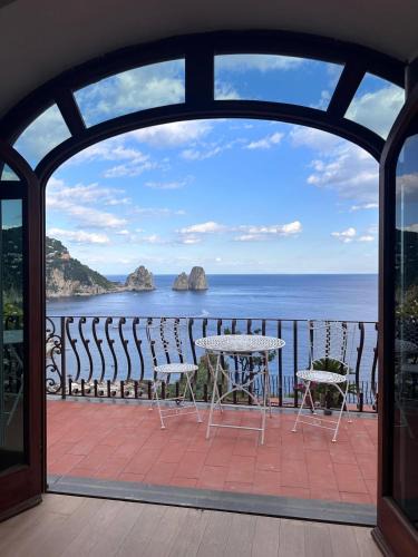 Marina Piccola Apartment | Casa vista Faraglioni Capri