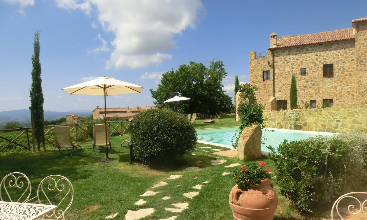 Montalcino Apartment | Castel Brunello - apartment with terrace