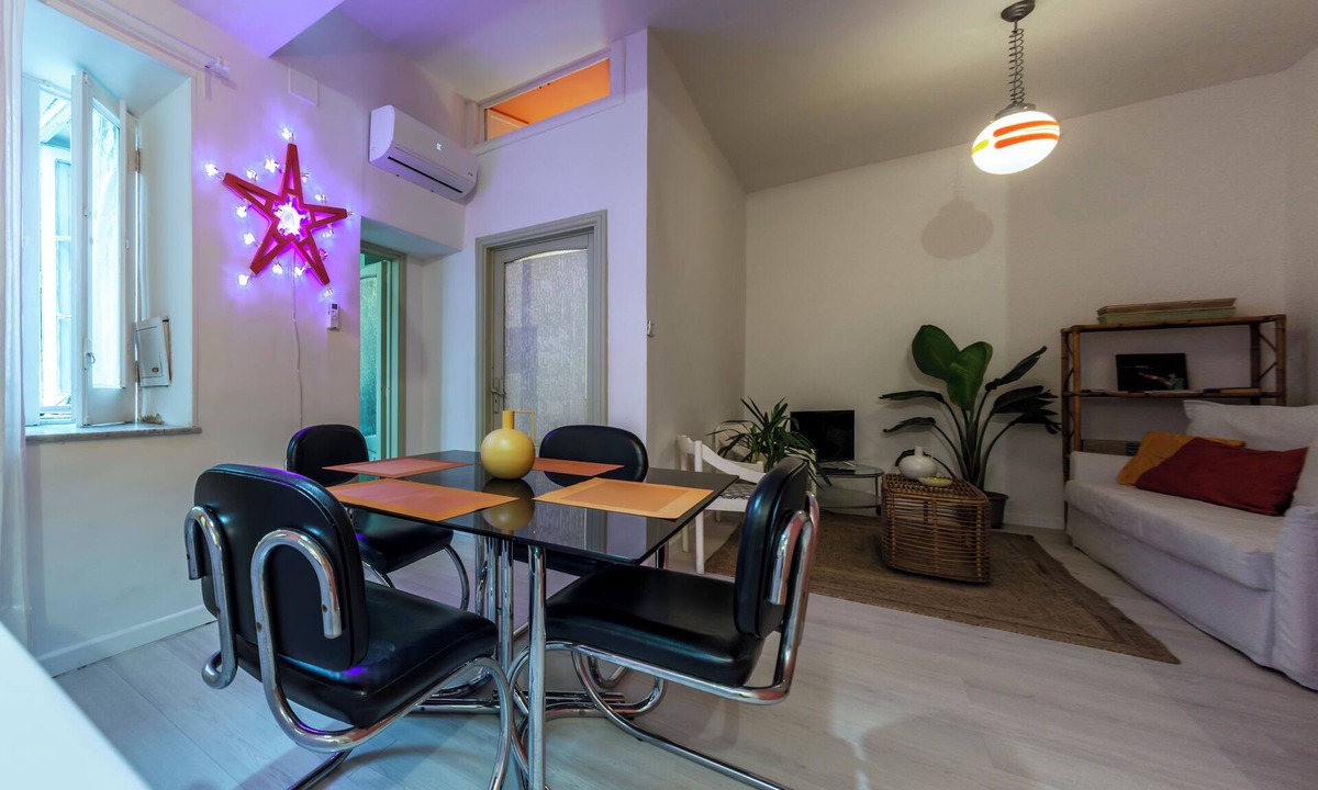 Historical Center Apartment | Cavour Charming terraced apartment in the Historic Center of Naples