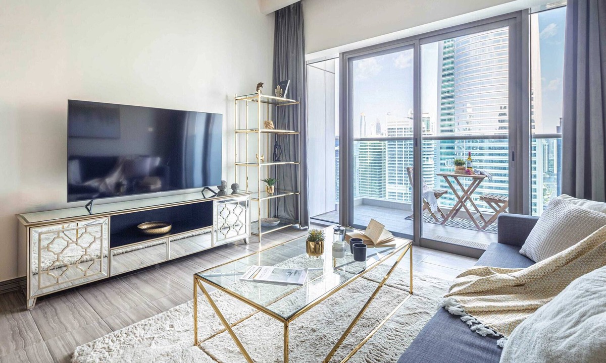 Jumeirah Lake Towers Apartment | Charming 1BR w/Partial Lake Views in JLT!