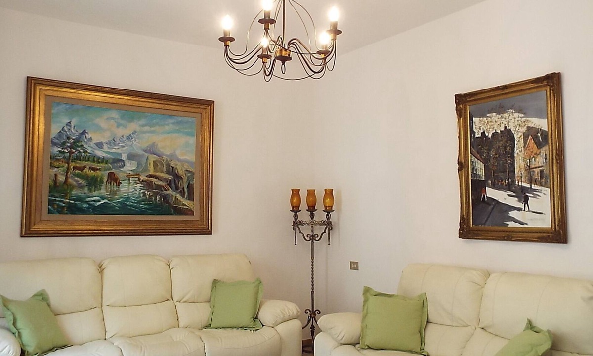 Montepulciano Apartment | Classic Stunning 3 Bedroom Apartment in Montepulciano with Air Conditioning,