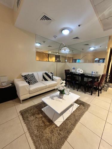 Jumeirah Lake Towers Apartment | Click Stay - JLT - Studio & Balcony Lakes view Entire Apartment -JN