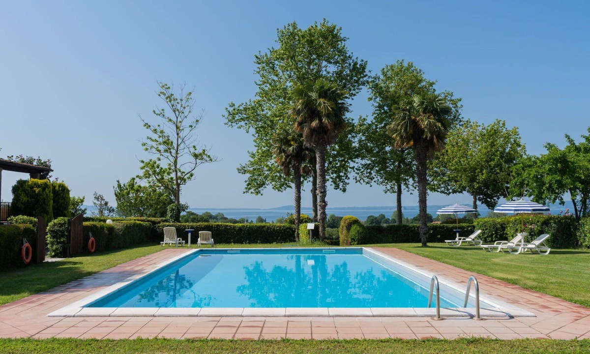 Bolsena Villa | Cosy apartment in villa for 6 guests with pool, WIFI, TV, terrace and pets allowed
