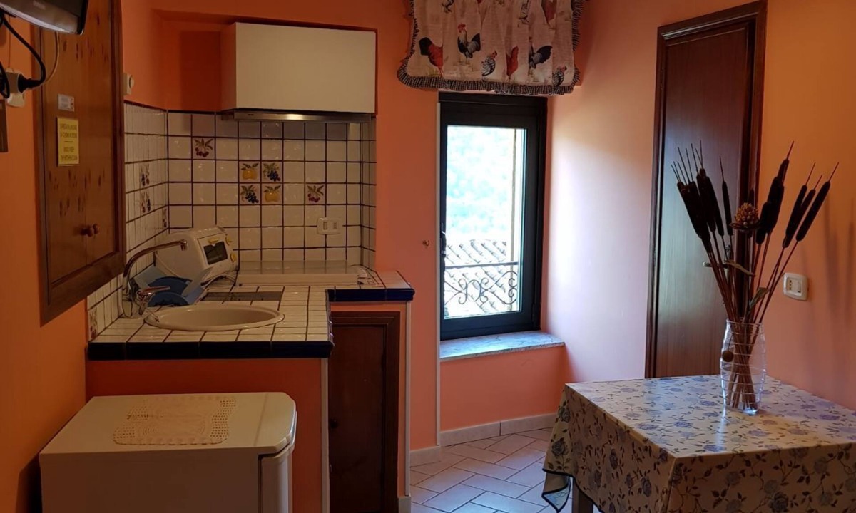 Collepardo Apartment | Cosy Studio Apartment, between Rome and ski resort